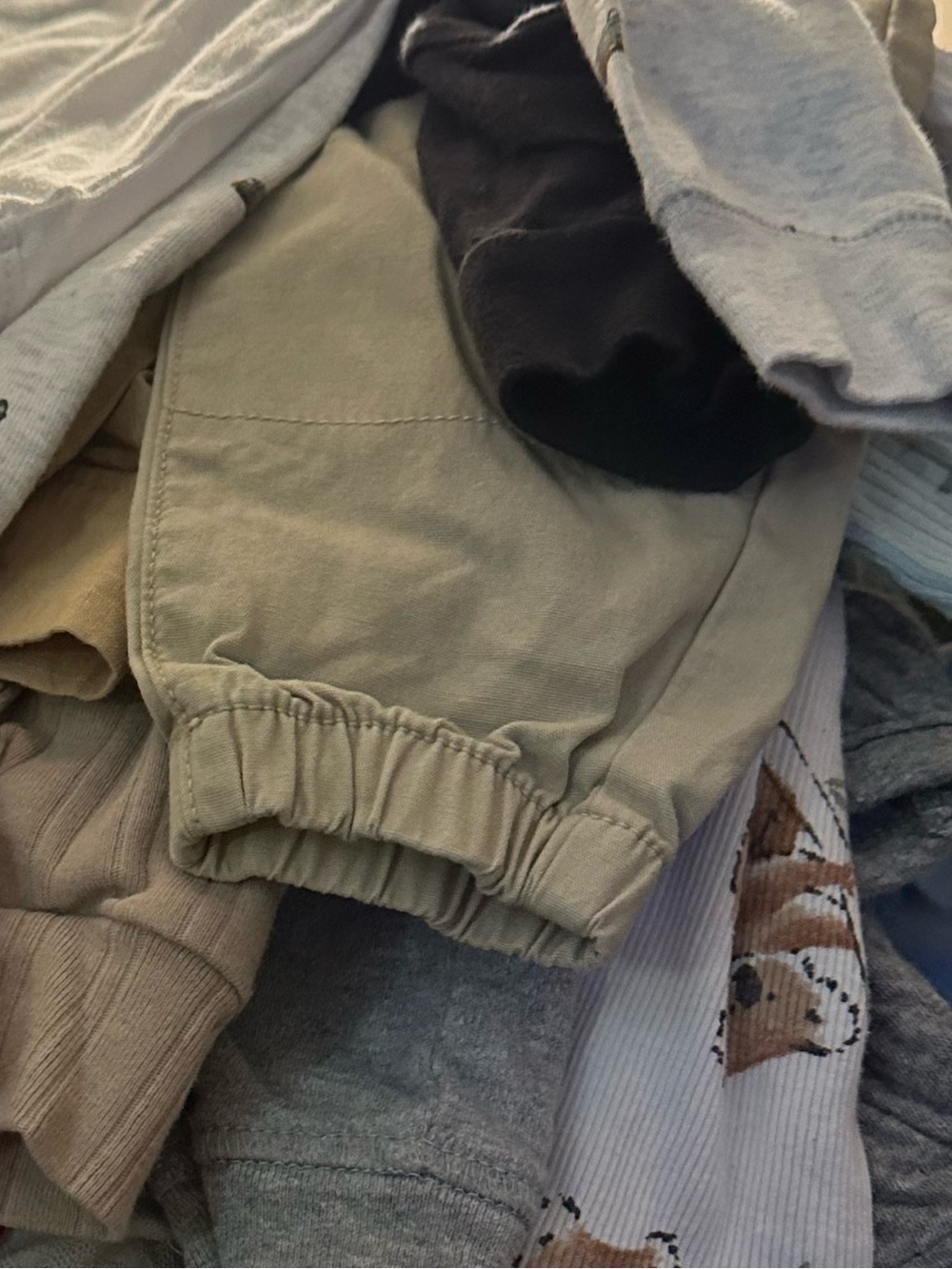 Lot of 15 baby pieces 6-9 and 9M